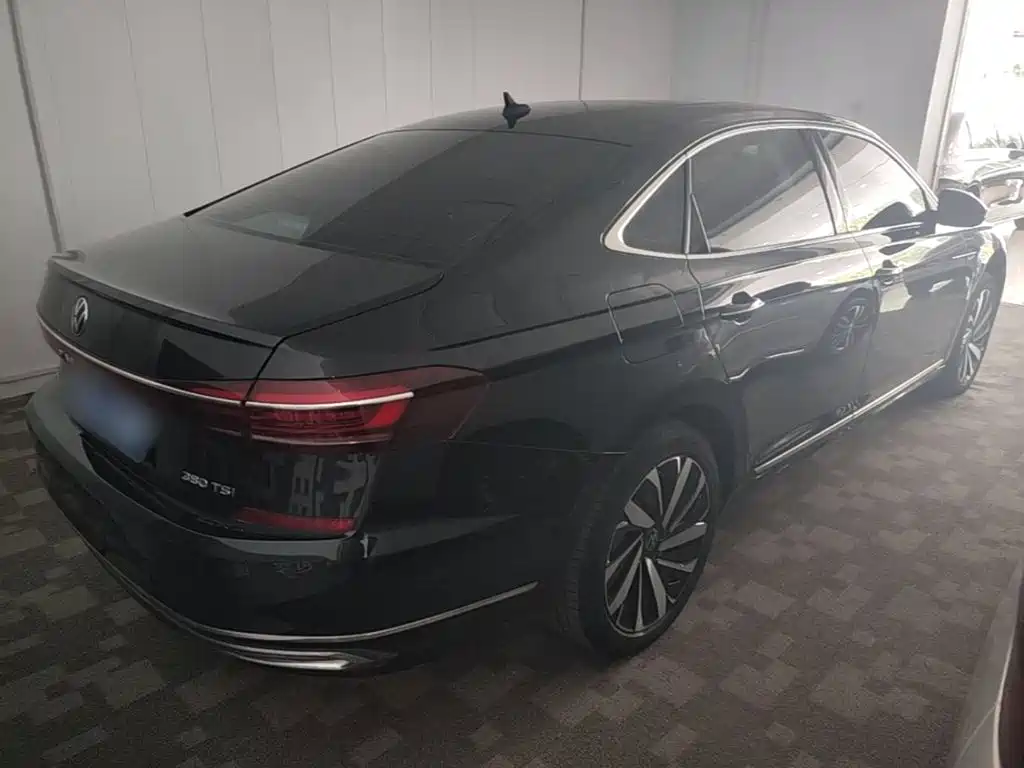 Volkswagen Passat 2024
