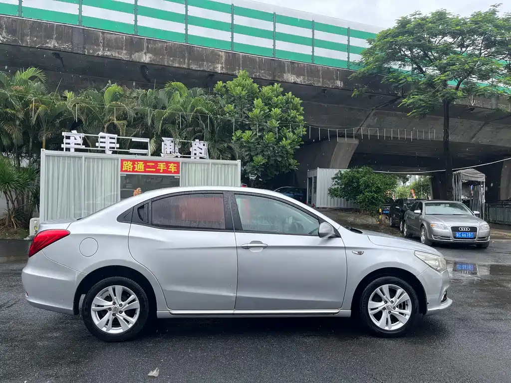 GAC Motor Trumpchi GA3S 2015 — фото 4