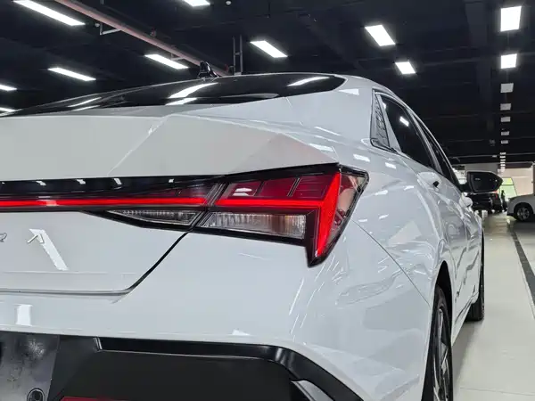 Hyundai Elantra 2023