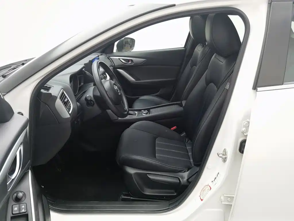 Mazda CX-4 2016 — фото 10