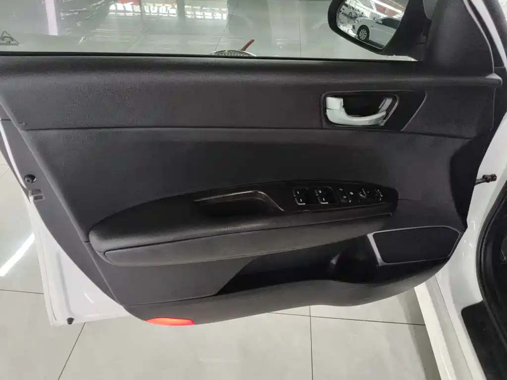 Kia K5 2015 — фото 10