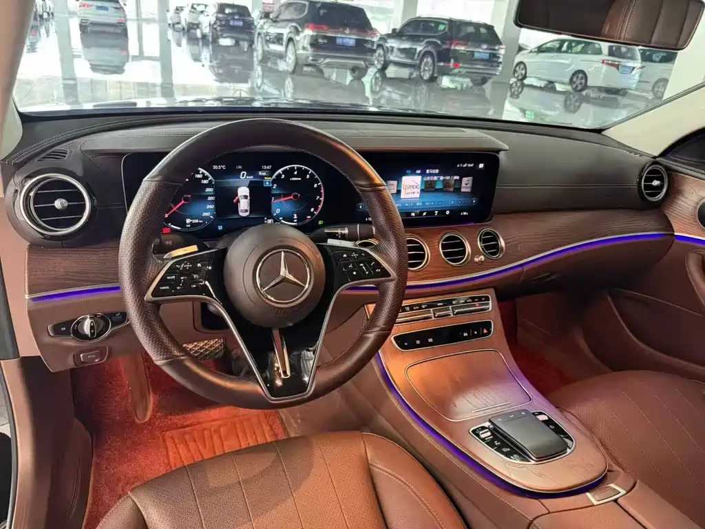 Mercedes-Benz E-Class 2023 — фото 7