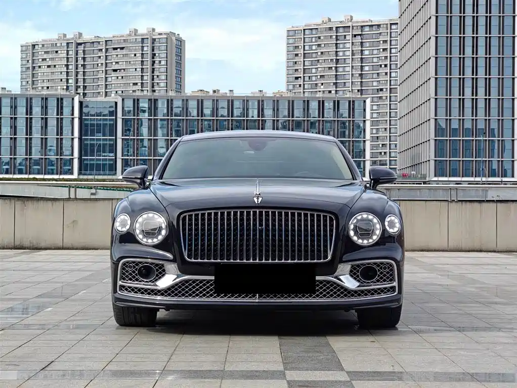 Bentley Flying Spur 2023 — фото 2