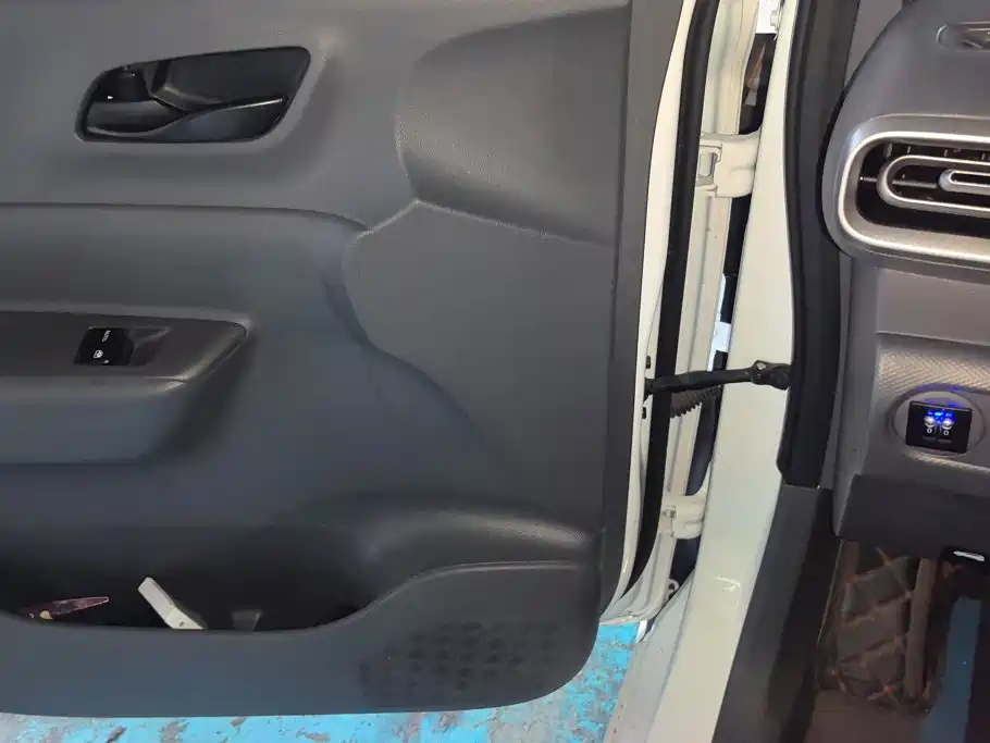 Wuling Hongguang New Energy 2025