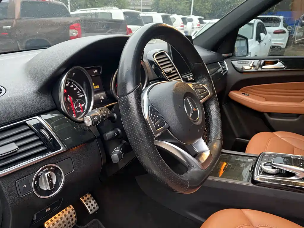 Mercedes-Benz GLE AMG 2019 — фото 13