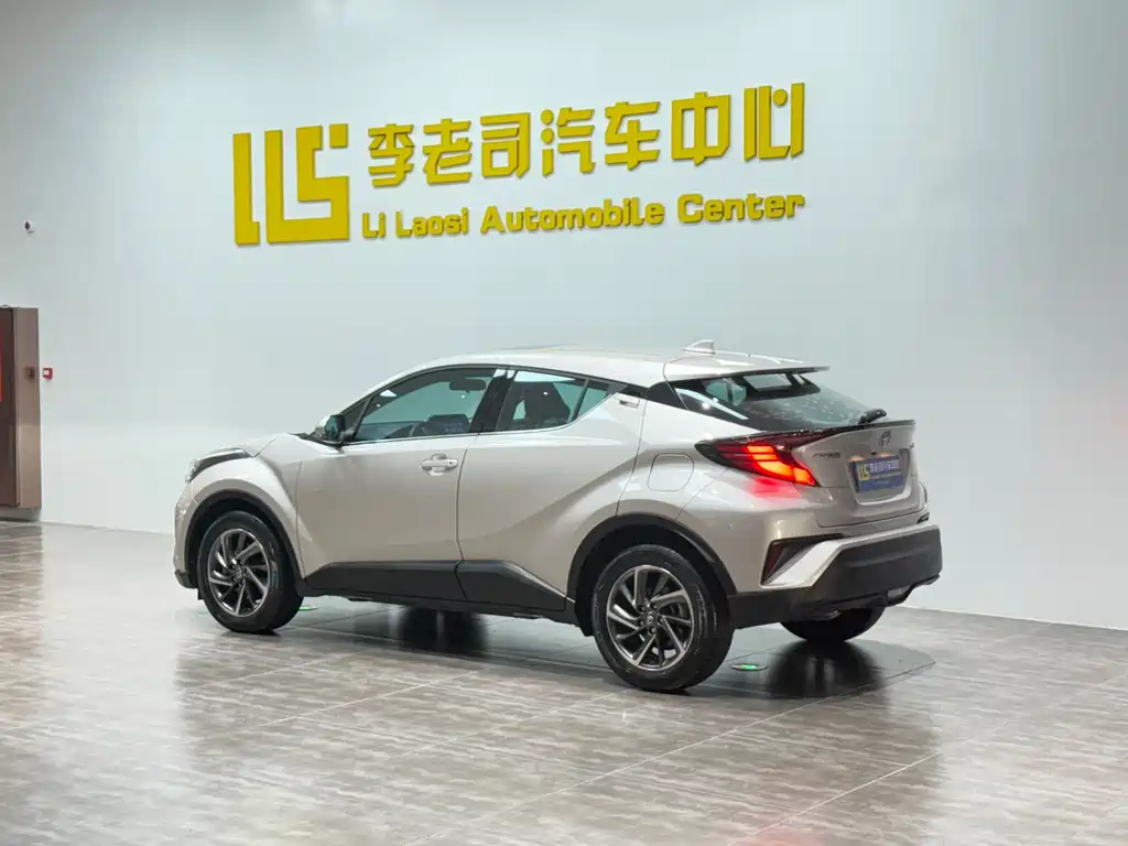 Toyota C-HR 2021 — фото 5