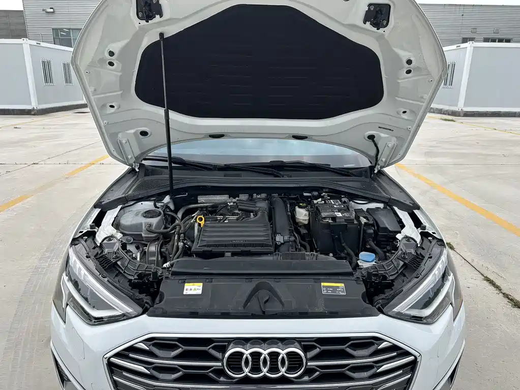 Audi A3 2023 — фото 17