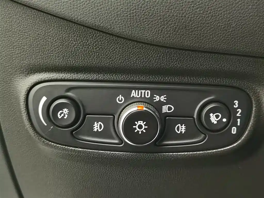 Chevrolet Equinox 2017 — фото 21