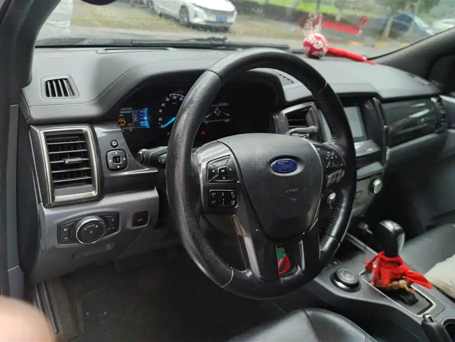 Ford Everest 2018 — фото 12