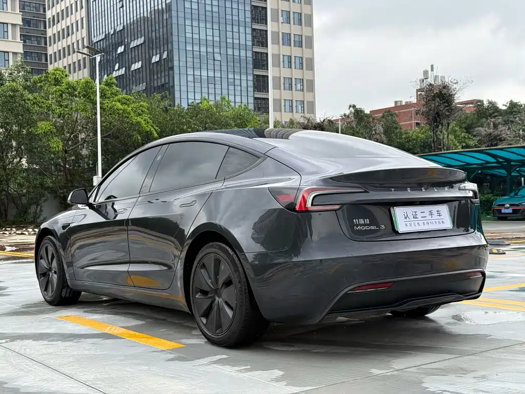 Tesla Model 3 2024 — фото 17