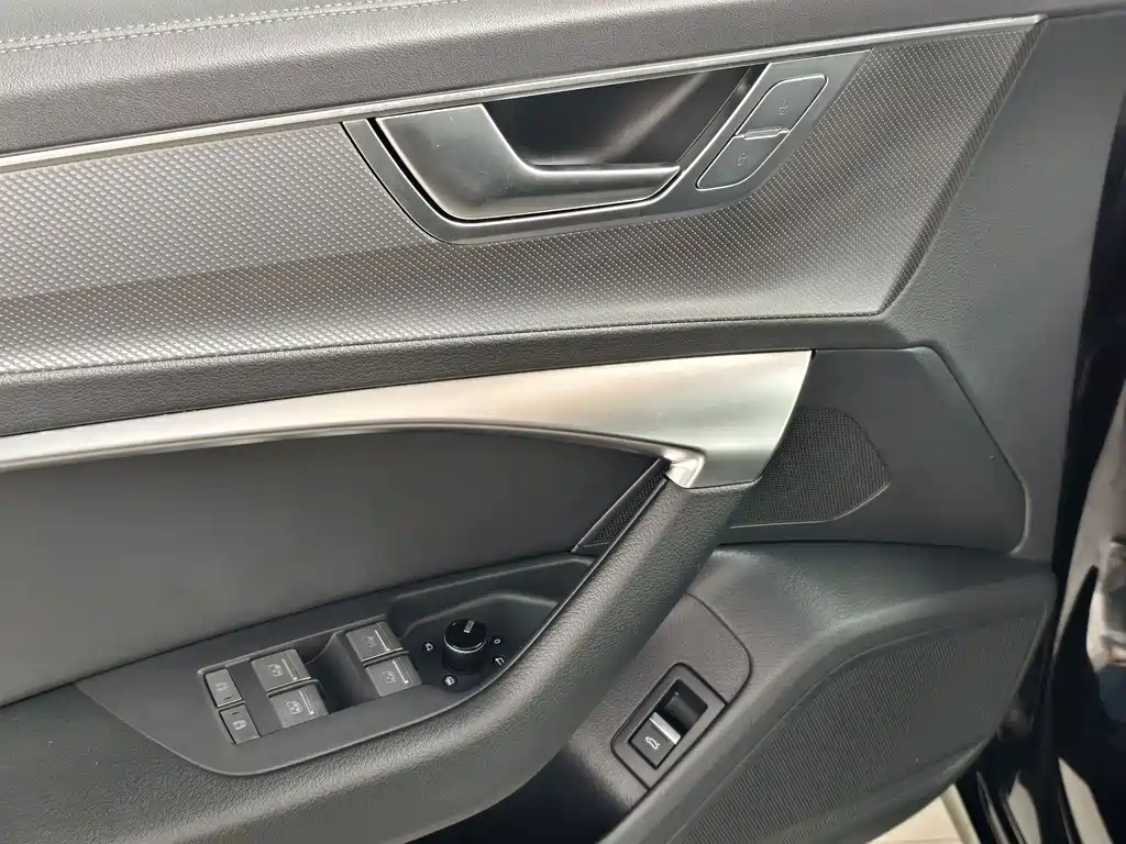 Audi A6L 2023 — фото 13
