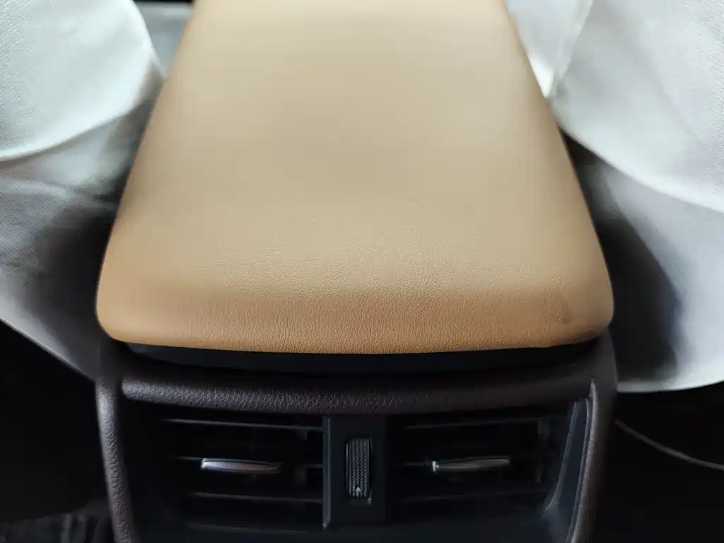 Lexus ES 2019 — фото 16