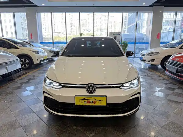 Volkswagen Golf 2023