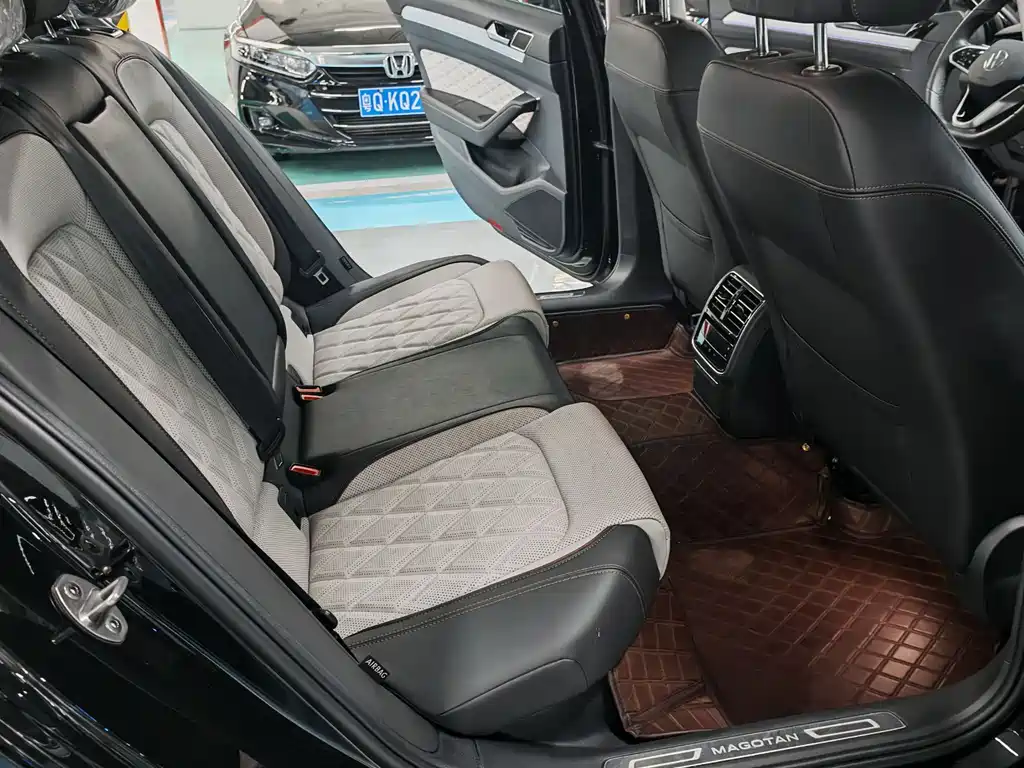 Volkswagen Magotan 2025 — фото 10