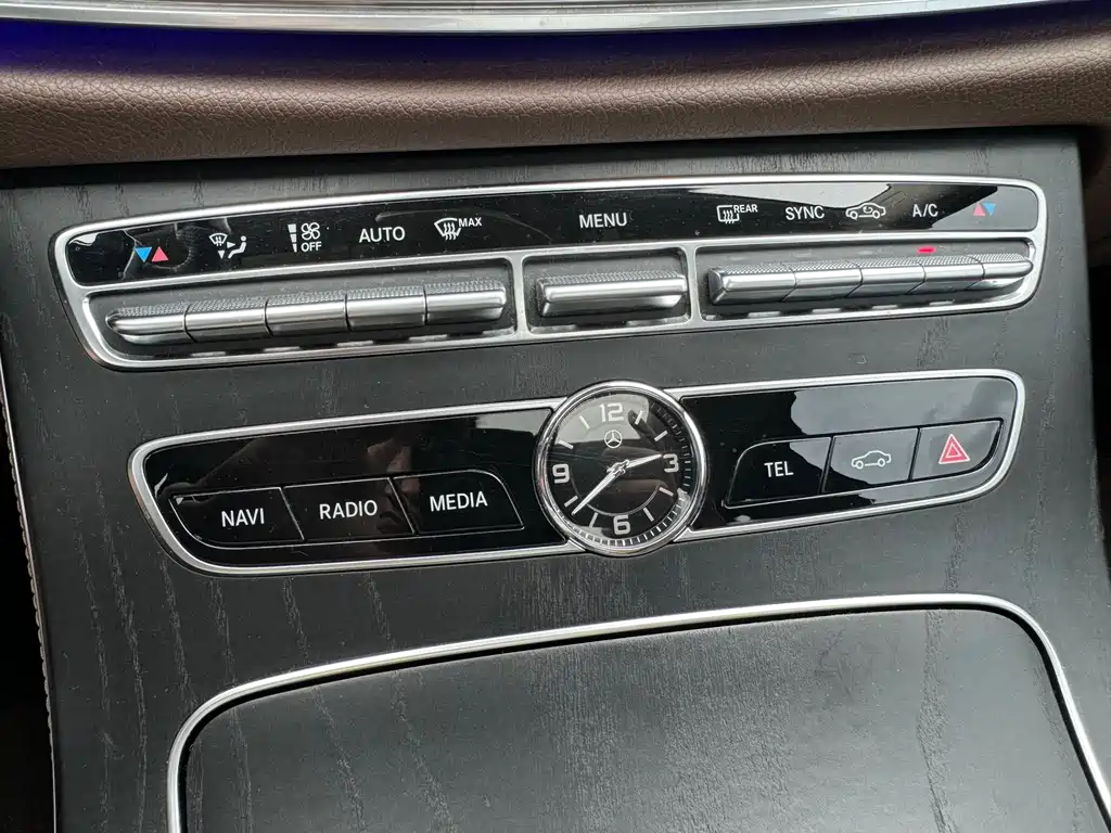 Mercedes-Benz E-Class 2020 — фото 22