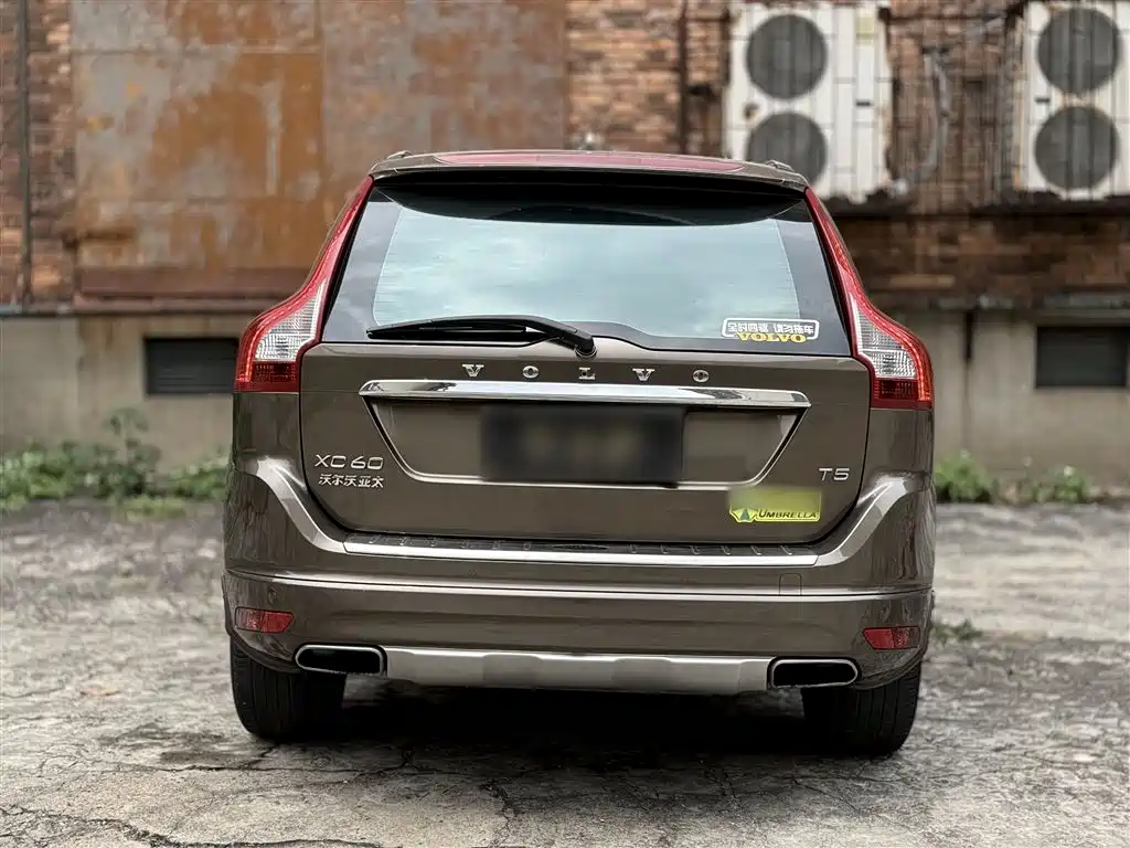 Volvo XC60 2017 — фото 14