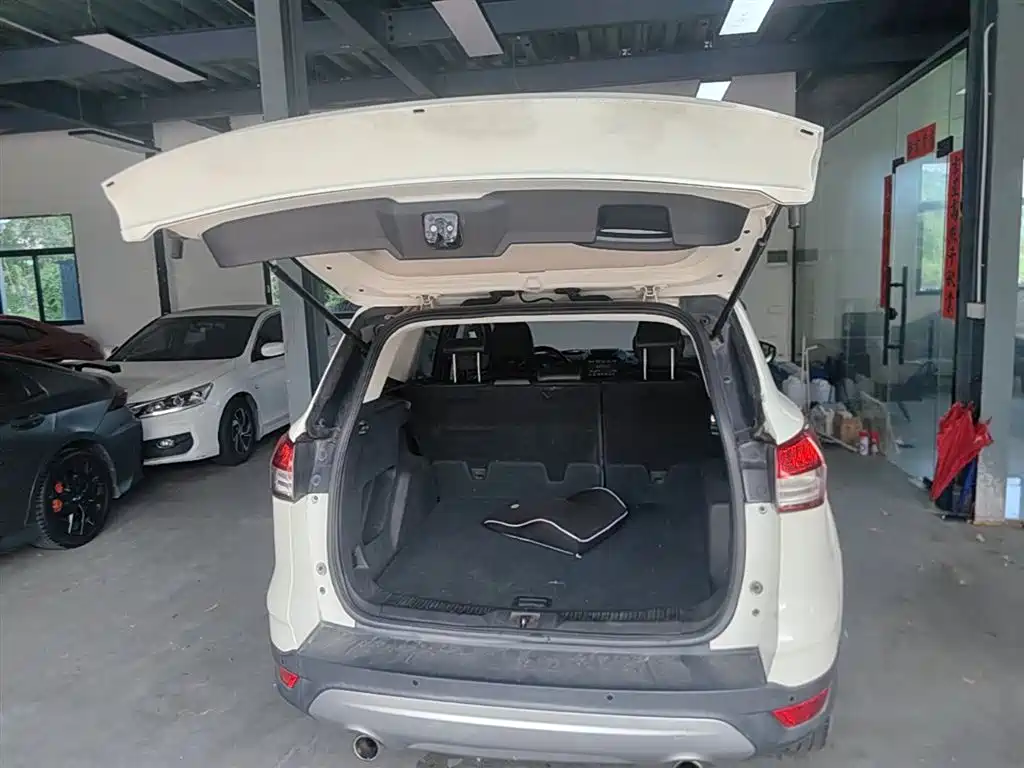 Ford Kuga 2015 — фото 19