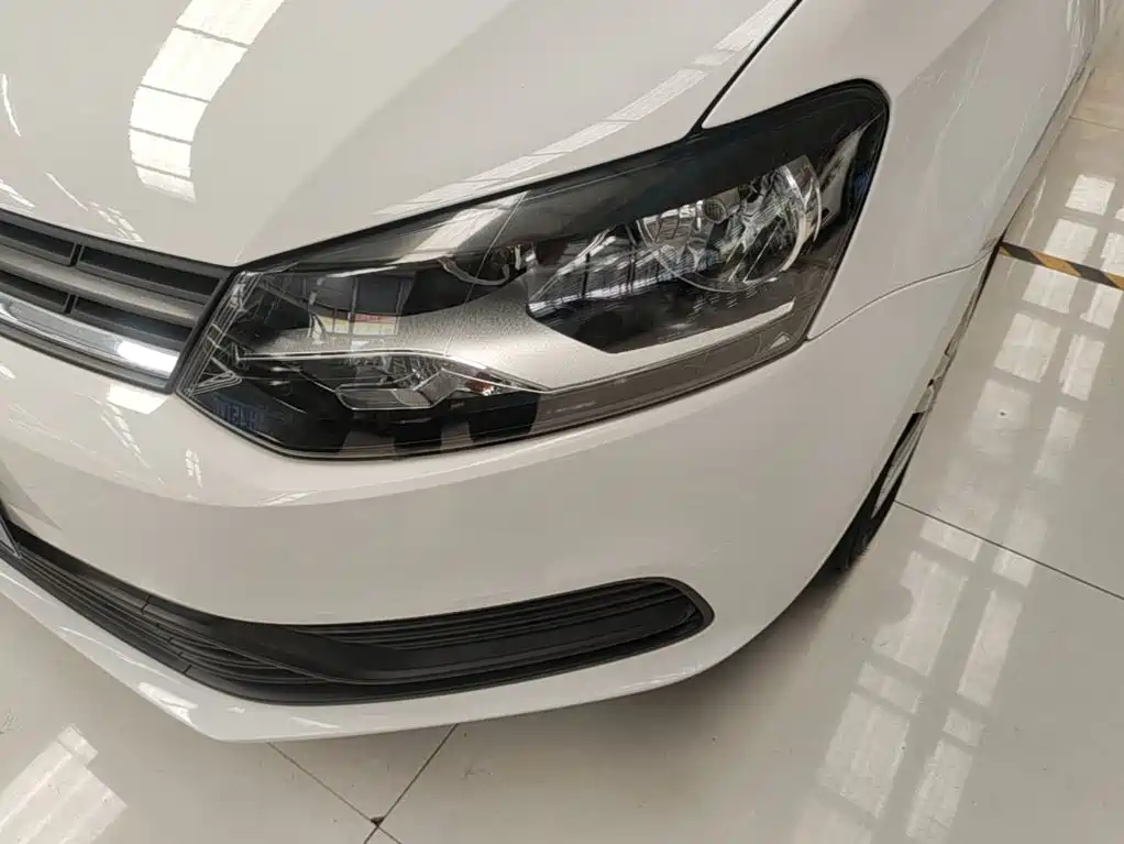 Volkswagen Polo 2017 — фото 24