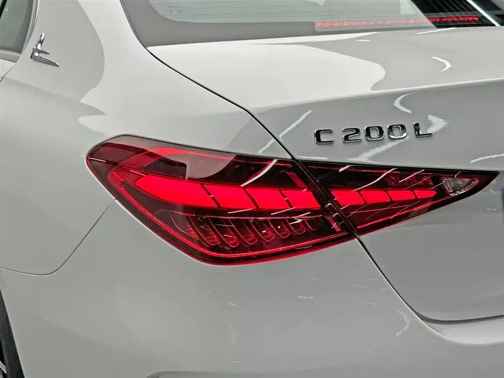 Mercedes-Benz C-Class 2023 — фото 10