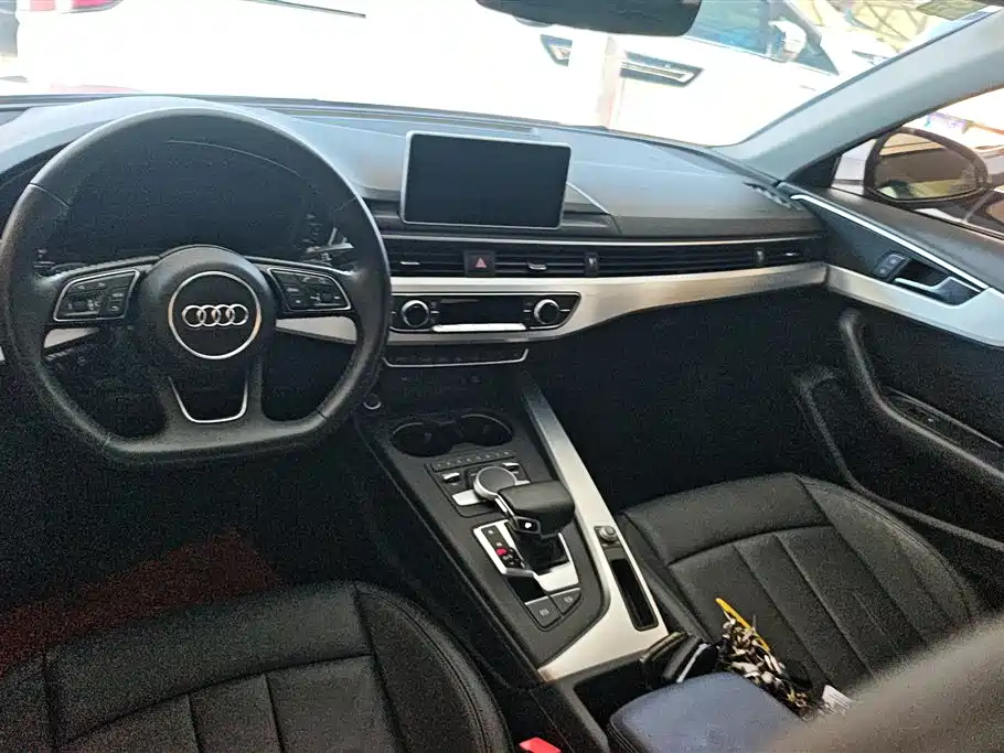Audi A4L 2019 — фото 12