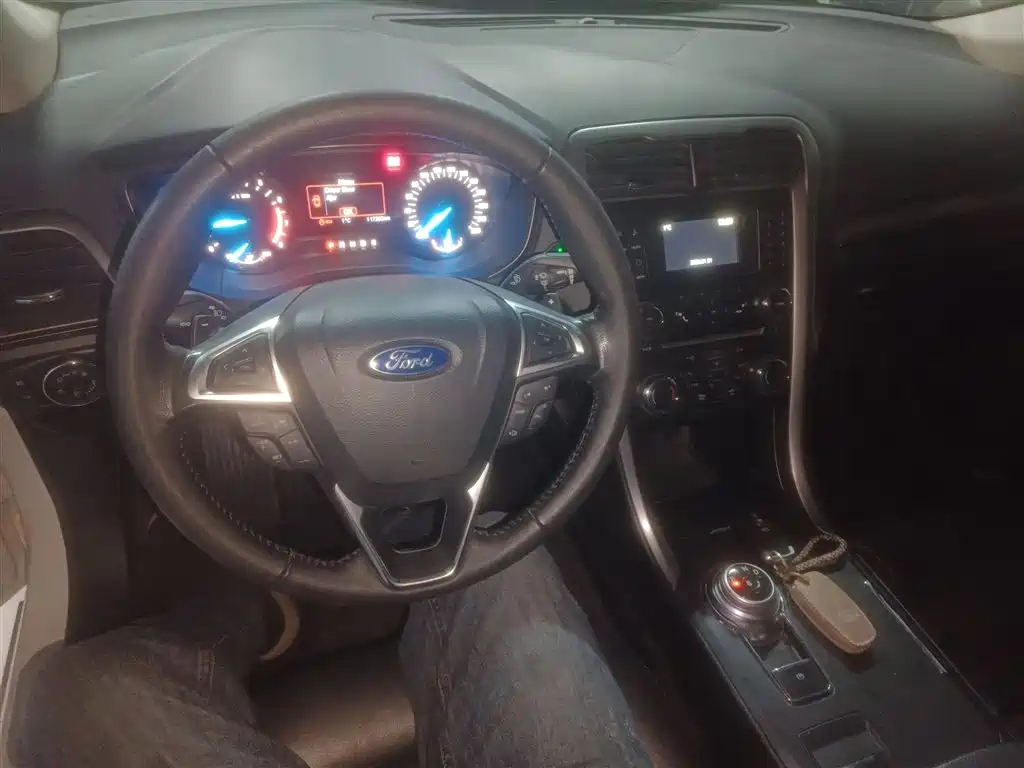Ford Mondeo 2018 — фото 12