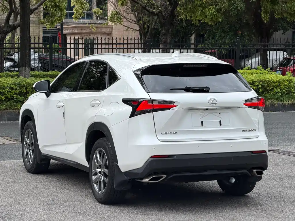 Lexus NX 2015 — фото 16