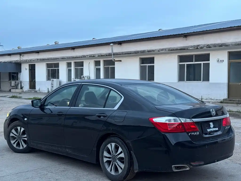 Honda Accord 2016 — фото 8