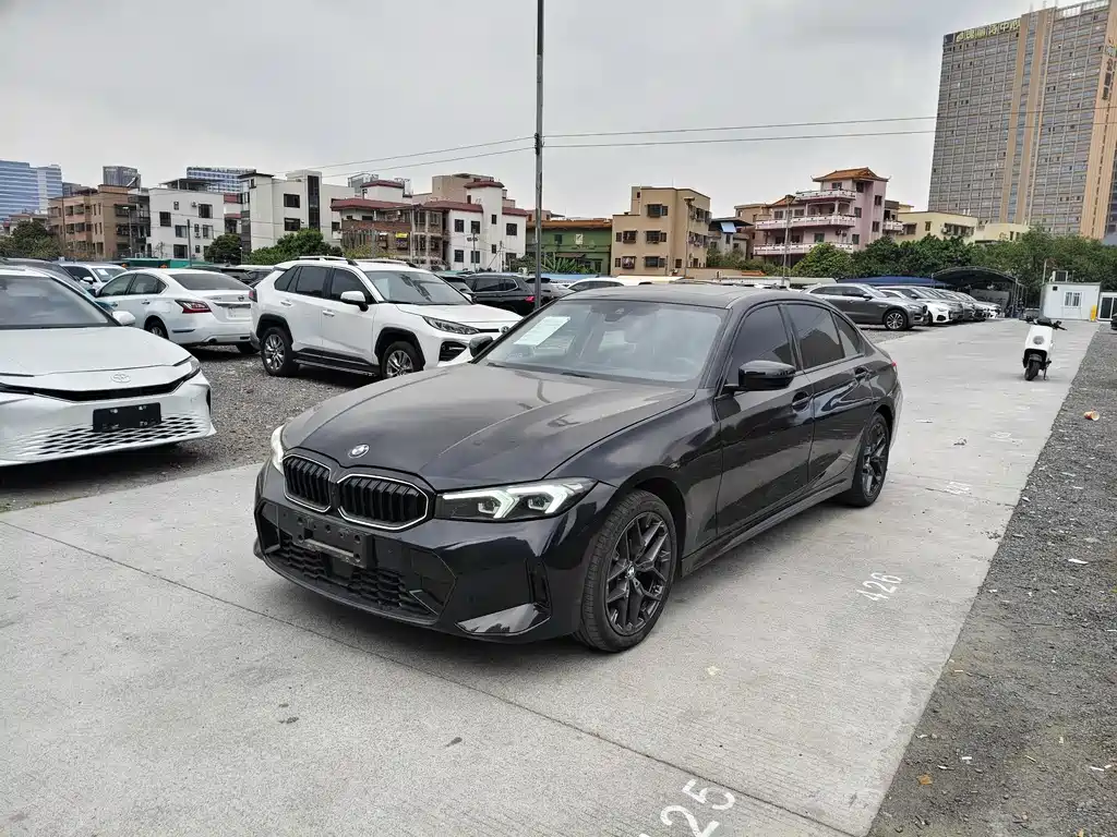 BMW 3 Series 2025 — фото 1