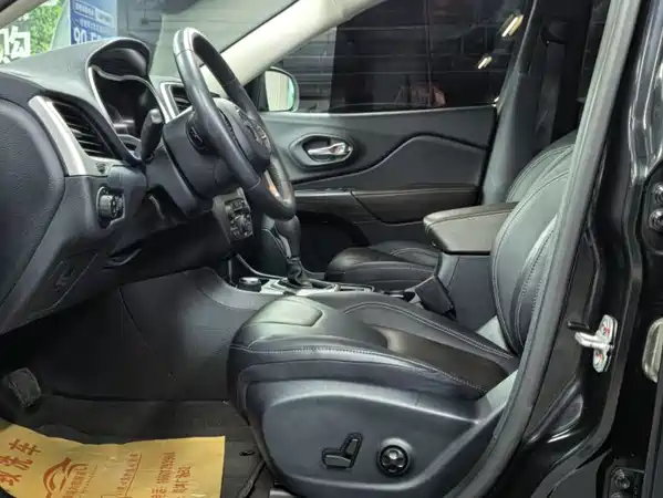Jeep Cherokee 2016
