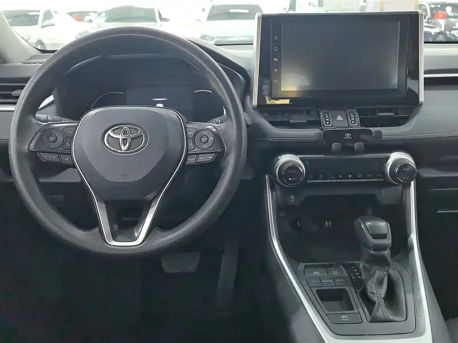 Toyota RAV4 2020 — фото 12