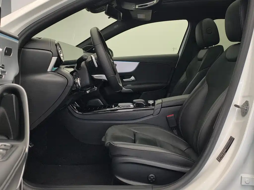 Mercedes-Benz A-Class 2020 — фото 14
