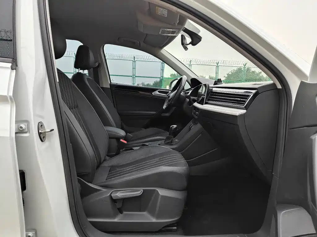 Volkswagen Tiguan L 2022 — фото 8