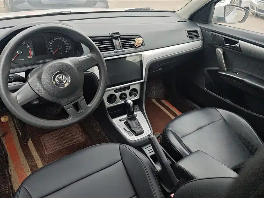 Volkswagen Lavida 2016 — фото 12