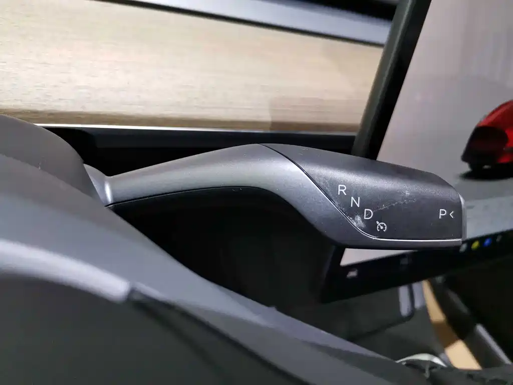 Tesla Model Y 2022 — фото 16