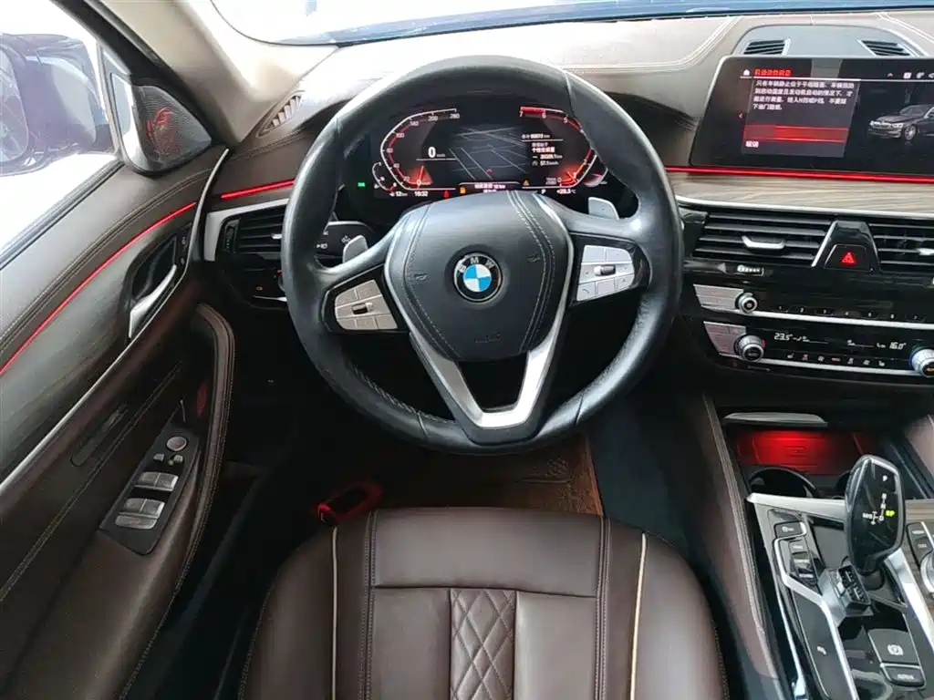 BMW 5 Series 2020 — фото 11