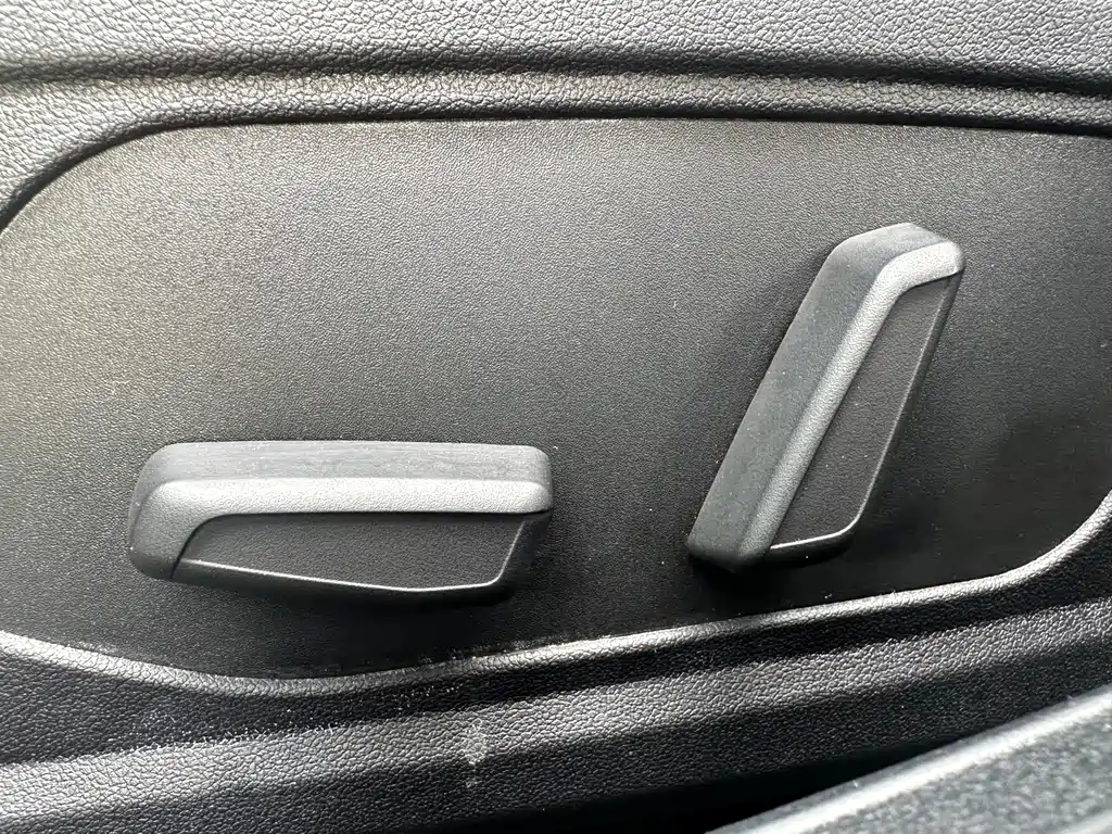 Hyundai Elantra 2023 — фото 12