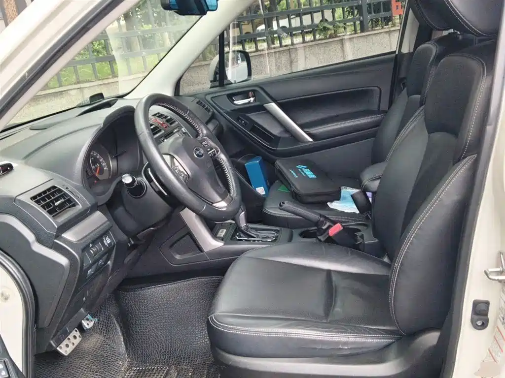 Subaru Forester 2014 — фото 12