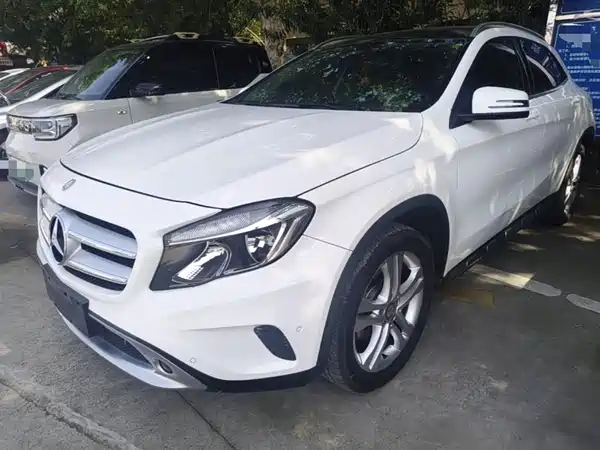 Mercedes-Benz GLA 2015