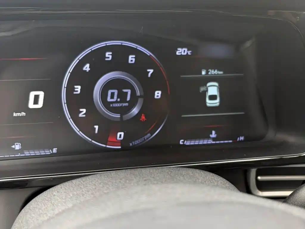 Hyundai Elantra 2023 — фото 12