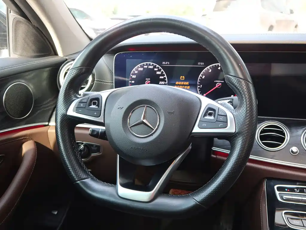 Mercedes-Benz E-Class 2016 — фото 10