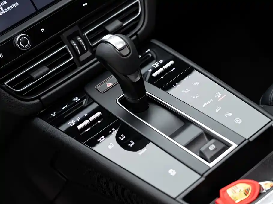 Porsche Macan 2023 — фото 13