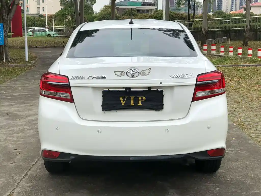 Toyota Yaris L 2020
