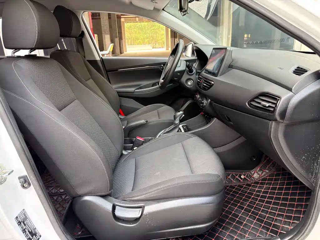 Hyundai Elantra 2019 — фото 10
