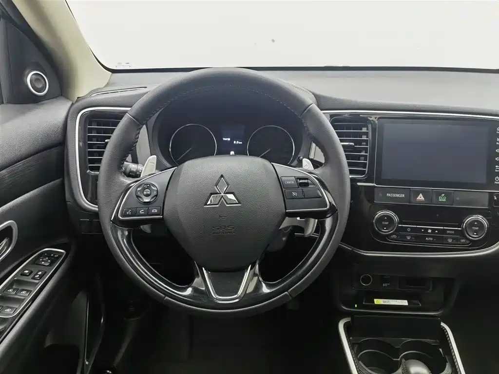 Mitsubishi Outlander 2019 — фото 11