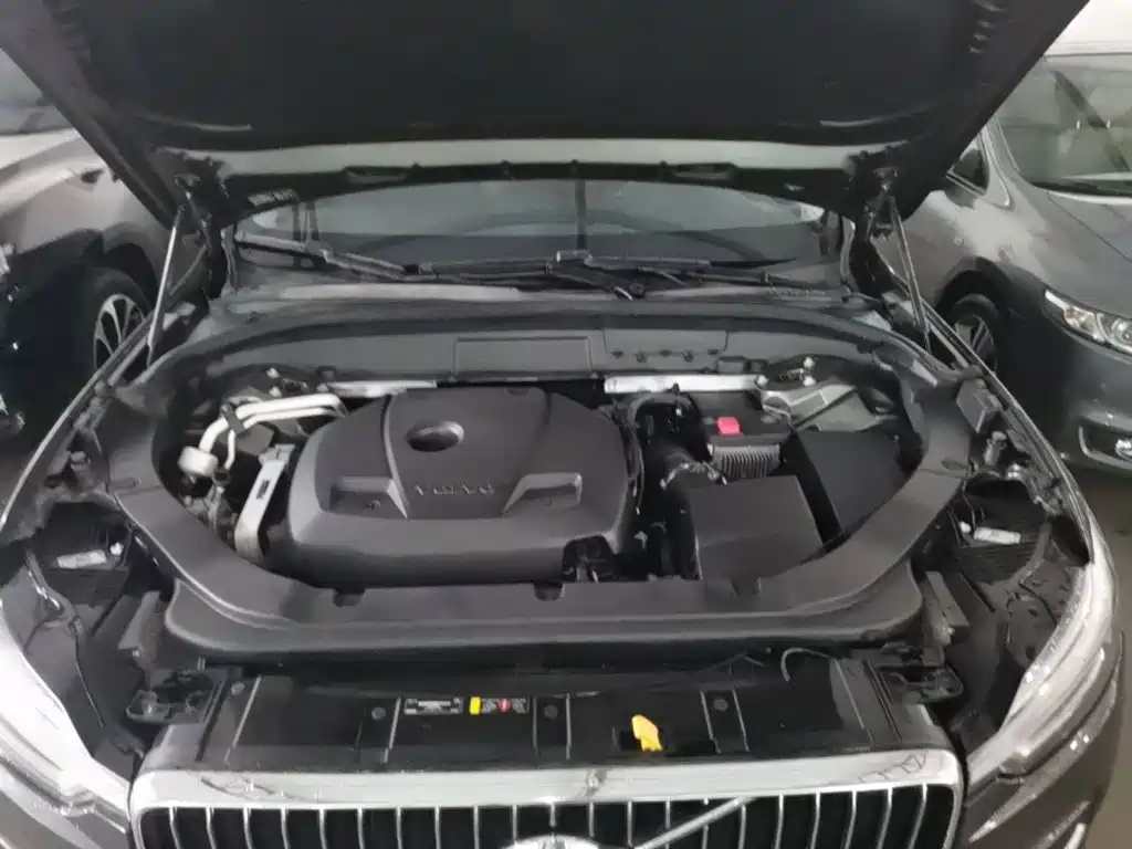 Volvo XC60 2019 — фото 20