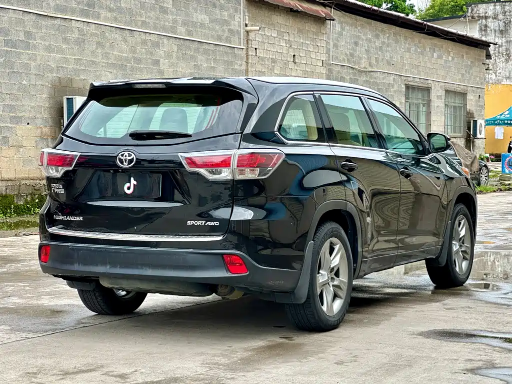 Toyota Highlander 2015 — фото 7