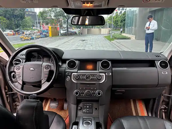Land Rover Discovery 2014