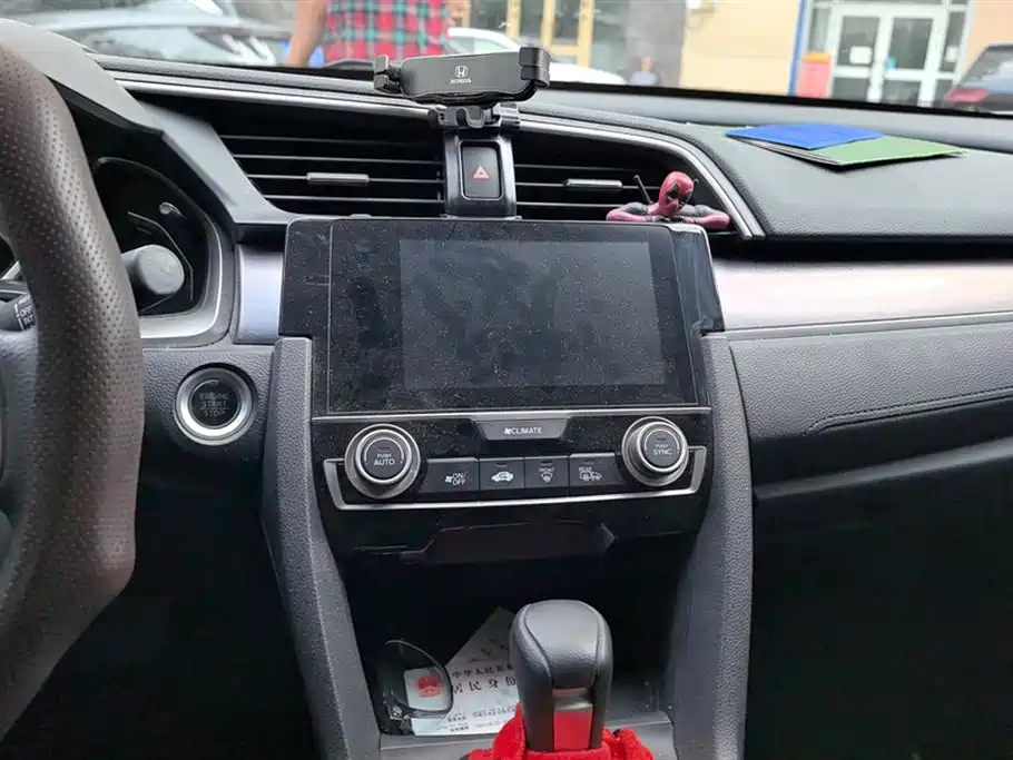 Honda Civic 2018 — фото 13