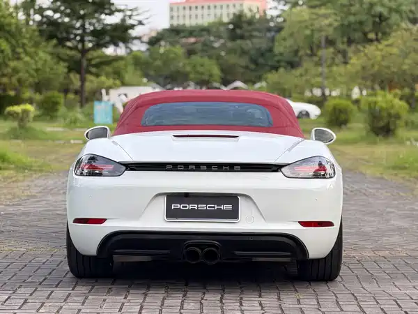 Porsche 718 2016