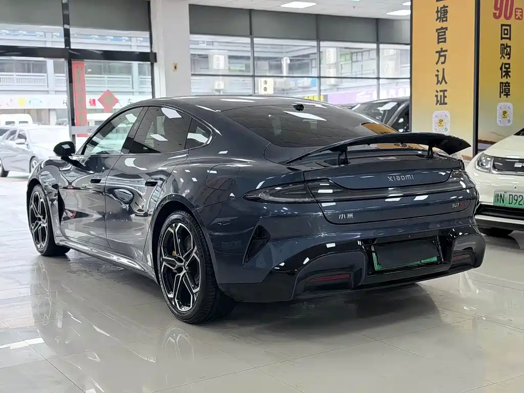 Xiaomi SU7 2024